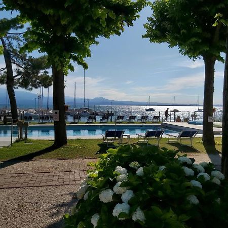 Villaggio Turistico Dei Tigli Padenghe sul Garda Exterior foto