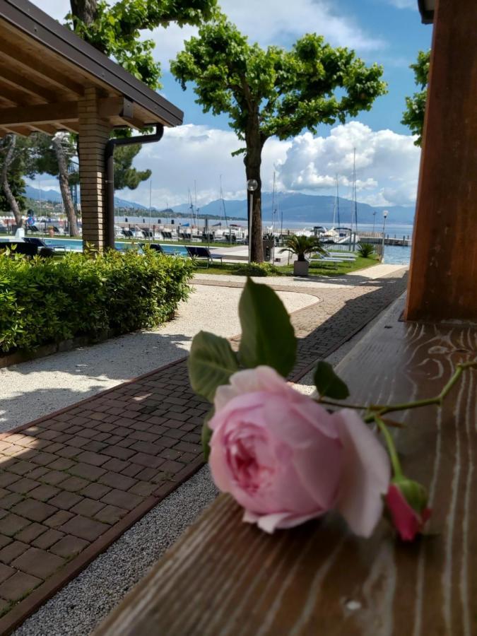 Villaggio Turistico Dei Tigli Padenghe sul Garda Exterior foto
