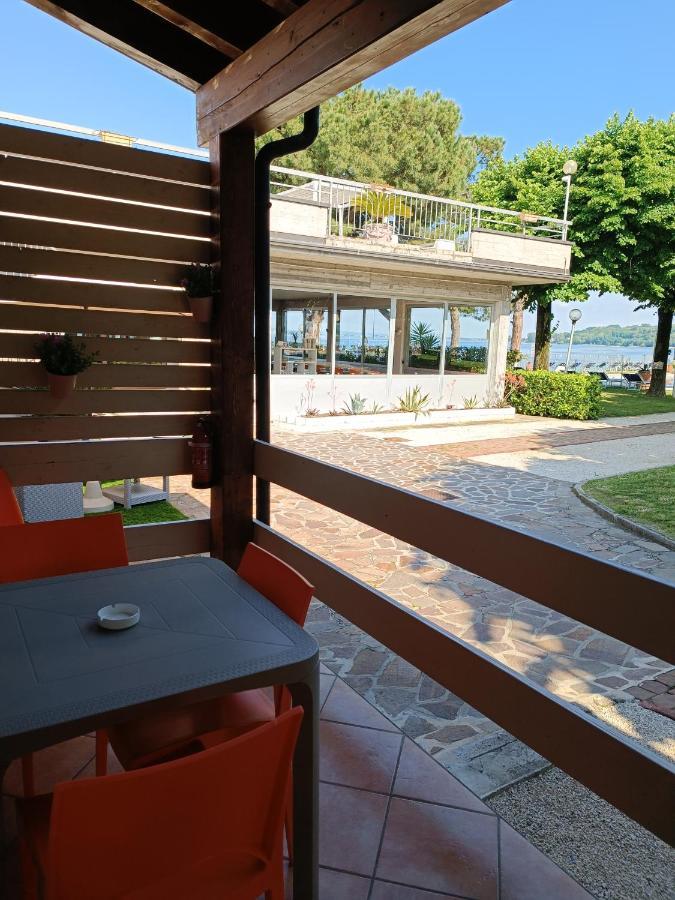 Villaggio Turistico Dei Tigli Padenghe sul Garda Habitación foto
