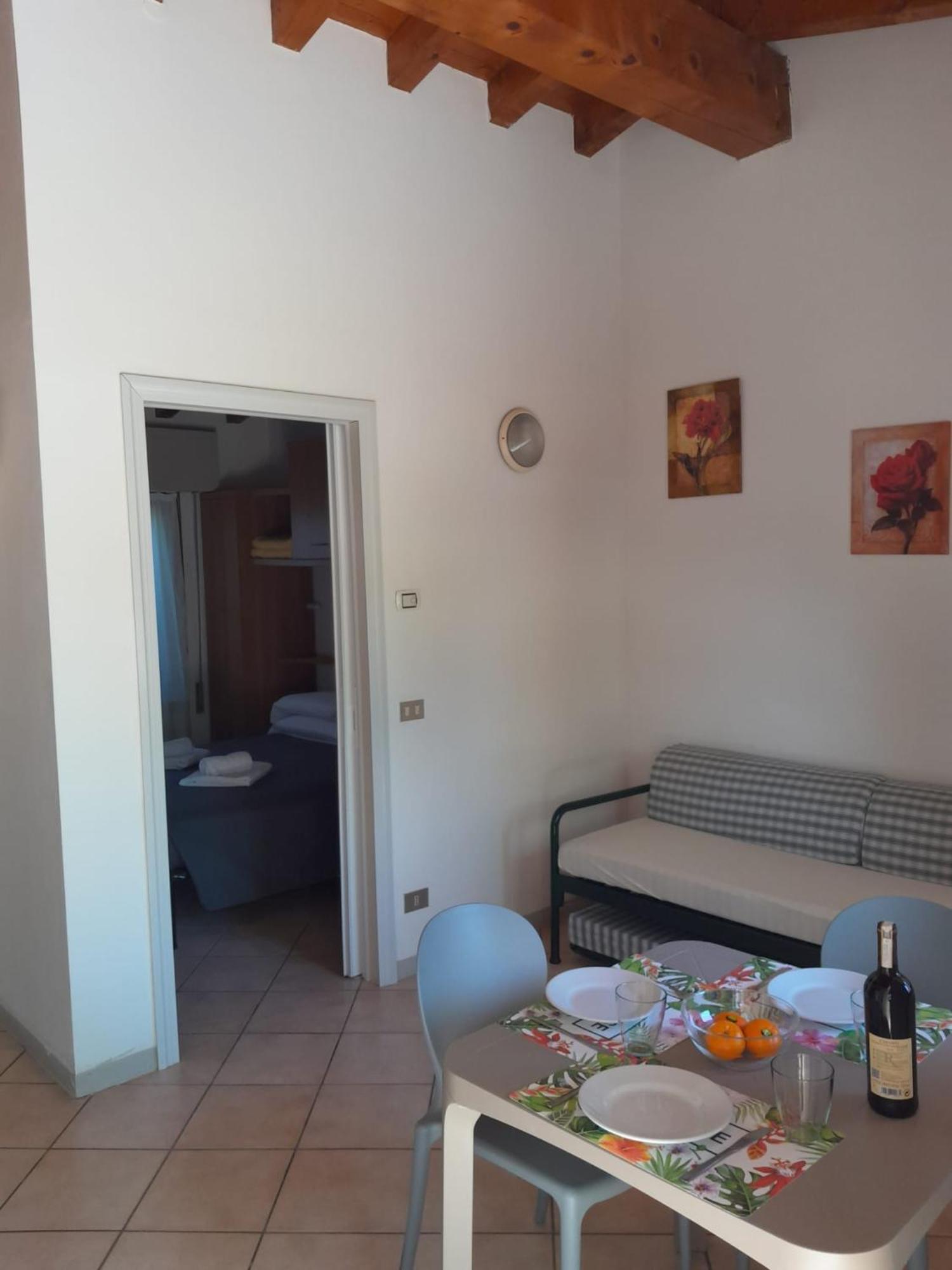 Villaggio Turistico Dei Tigli Padenghe sul Garda Habitación foto