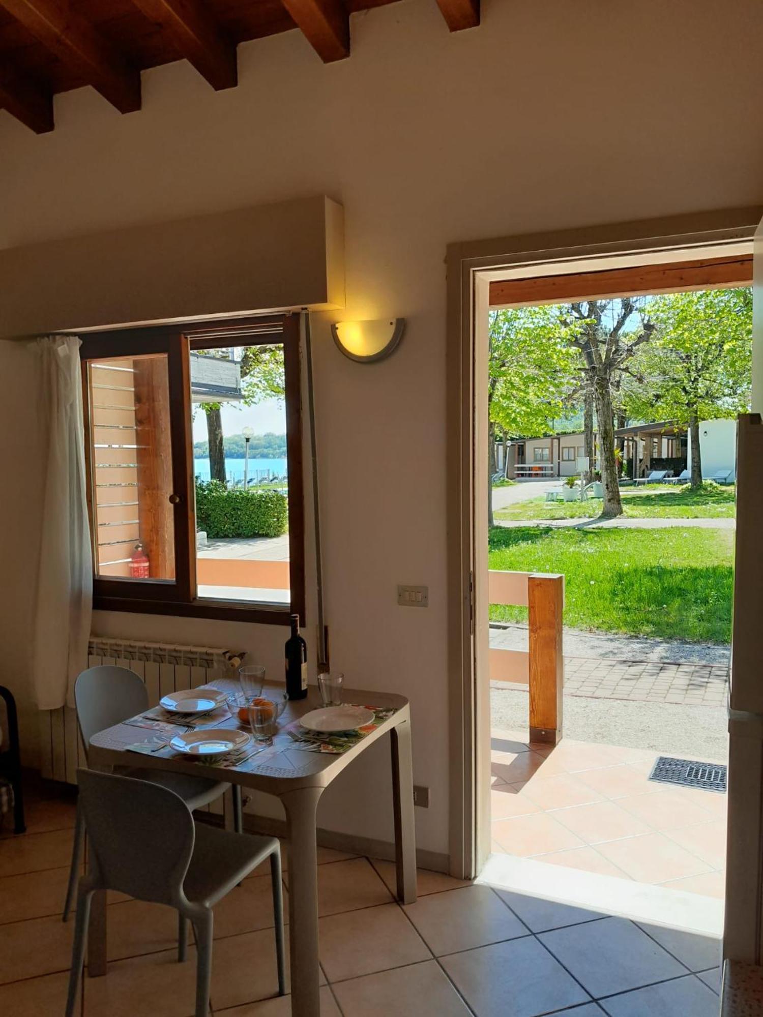 Villaggio Turistico Dei Tigli Padenghe sul Garda Habitación foto