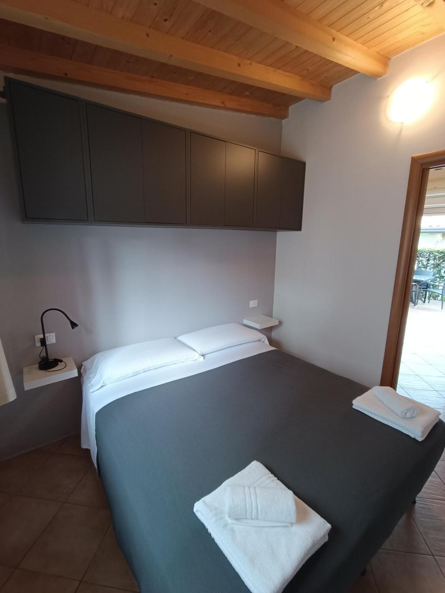 Villaggio Turistico Dei Tigli Padenghe sul Garda Habitación foto
