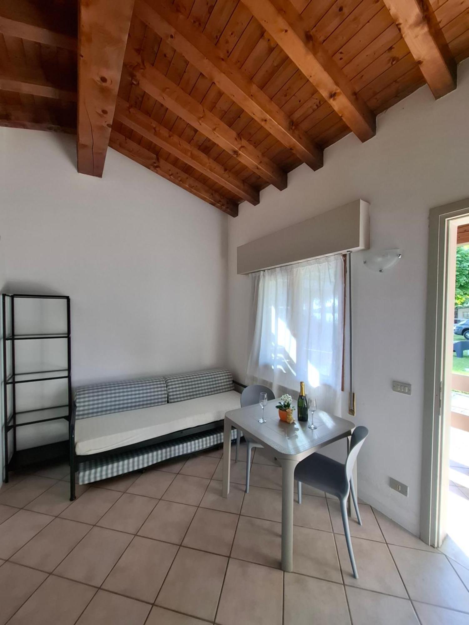 Villaggio Turistico Dei Tigli Padenghe sul Garda Habitación foto