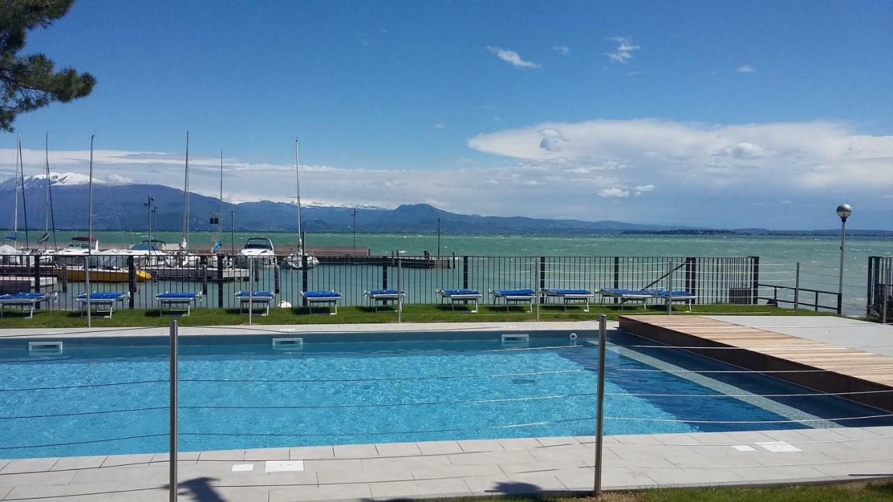 Villaggio Turistico Dei Tigli Padenghe sul Garda Exterior foto